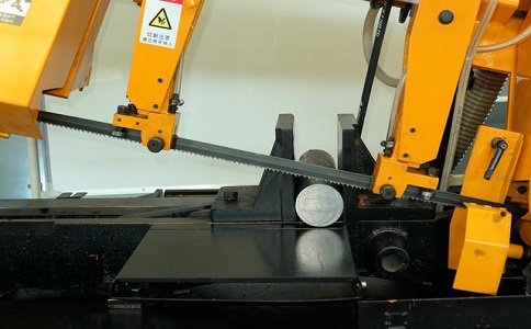 长阳数控带锯床自动送料精度会出现偏差吗？