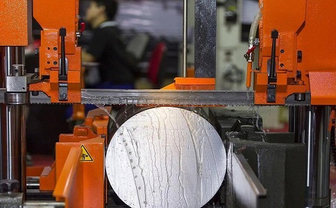 长阳立式金属带锯床切削出现跑带故障解决方法！